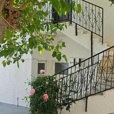 Ada Restaurant Sitesi 1023